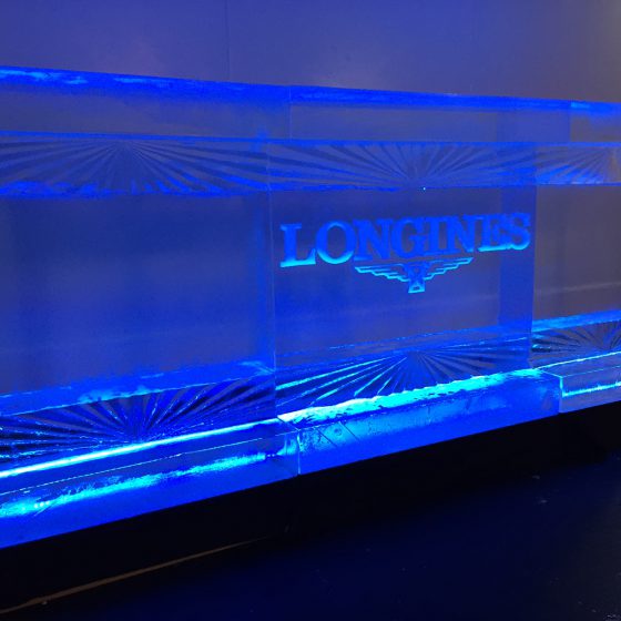 Location de bars en glace avec logo d'entreprise